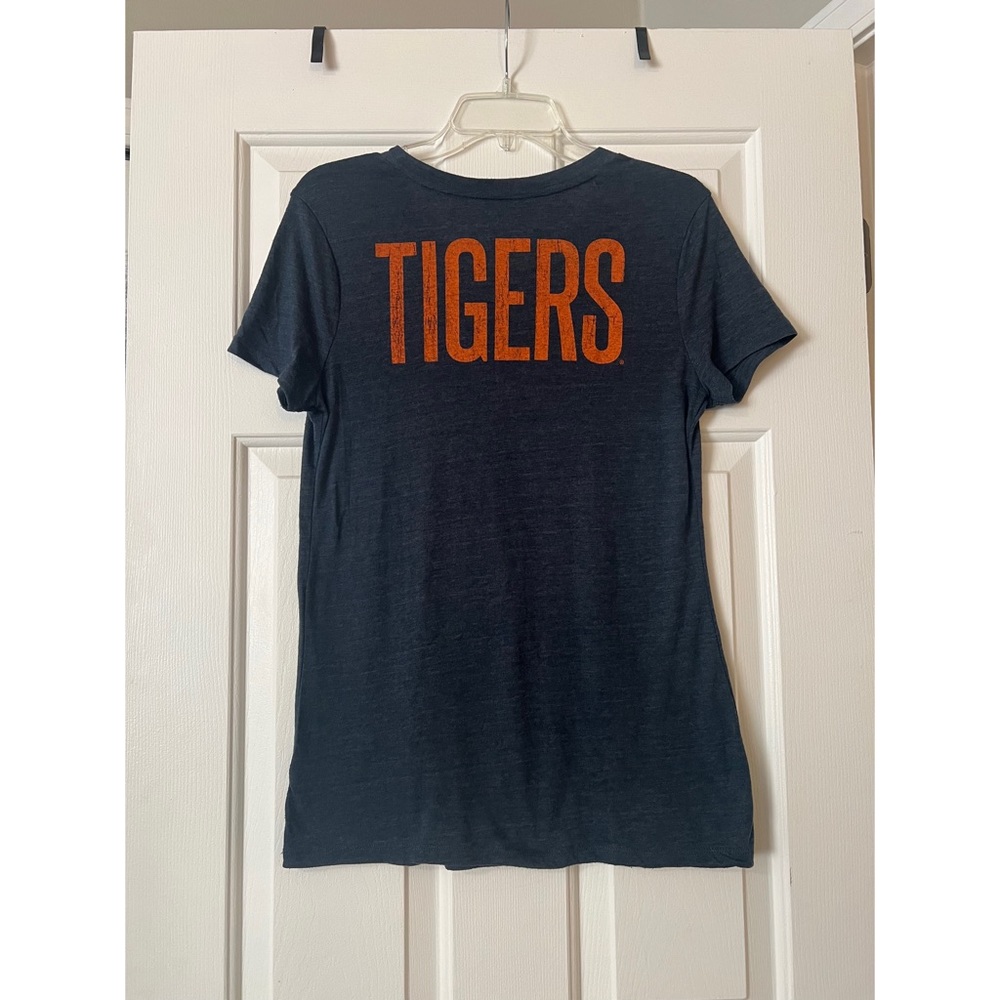 5th & Ocean Navy Blue Detroit Tigers T-Shirt - Picture 2 of 3